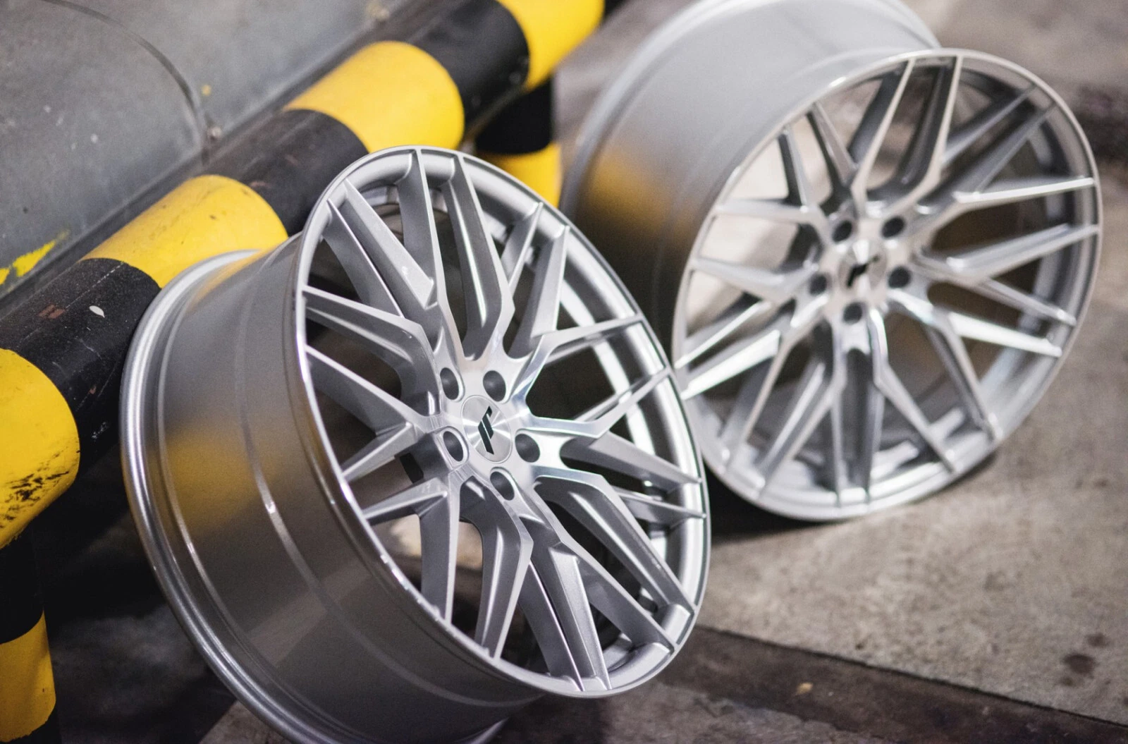 20 zoll JR28 Felgen für Tesla Model 3 8,5x20 et35 5x114,3 Silber Poliert Flow