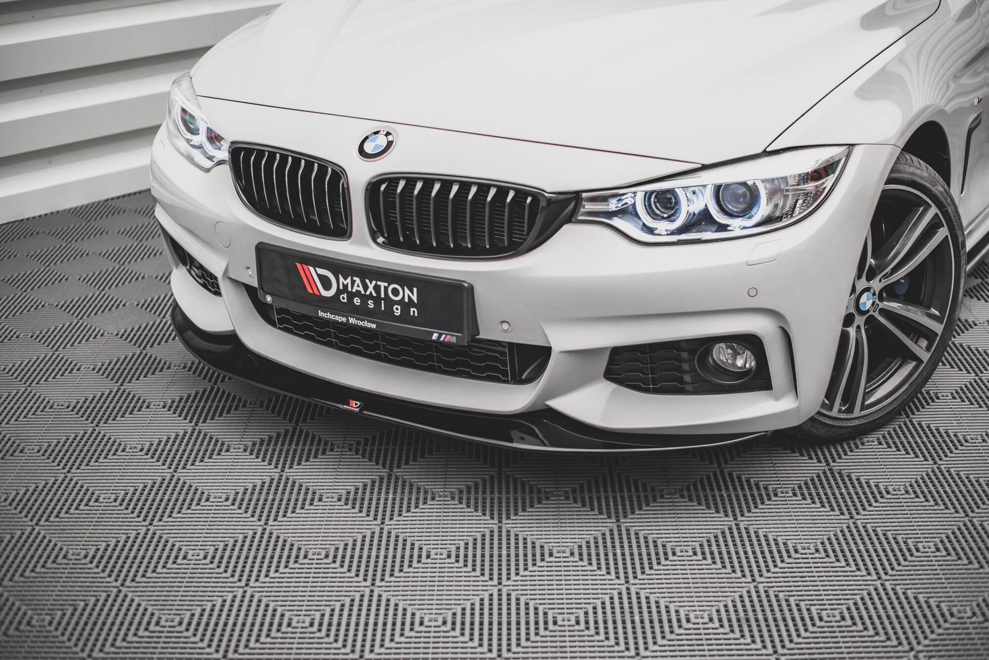 Street+ Spoilerlippe Front Ansatz V.2 passend für BMW 4er Coupe / Gran Coupe / Cabrio M-Paket F32 / F36 / F33 schwarz Hochglanz