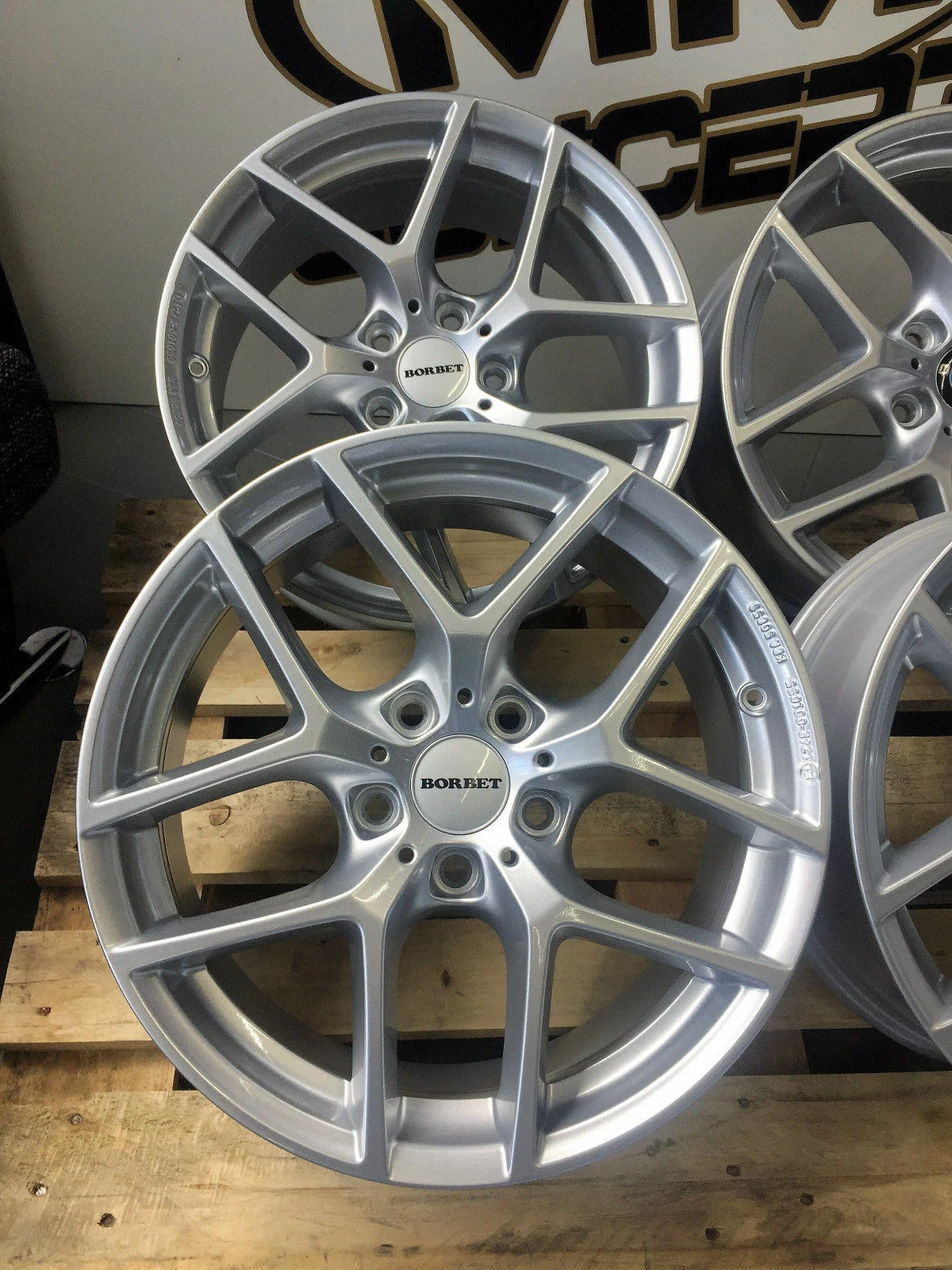 18 Zoll Borbet Y Alu Felgen 5x108 et45 Silber für Ford Focus RS ST MK2 MK3 MK4