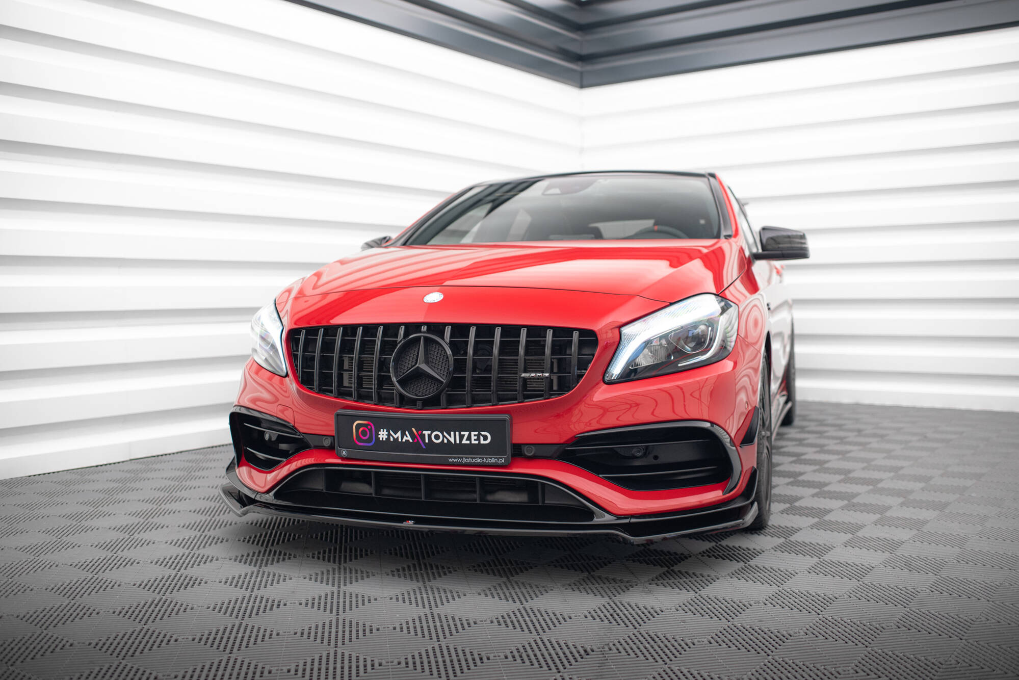 Street+ Spoilerlippe Front Ansatz V.2 passend für Mercedes A45 Aero W176 FL schwarz Hochglanz