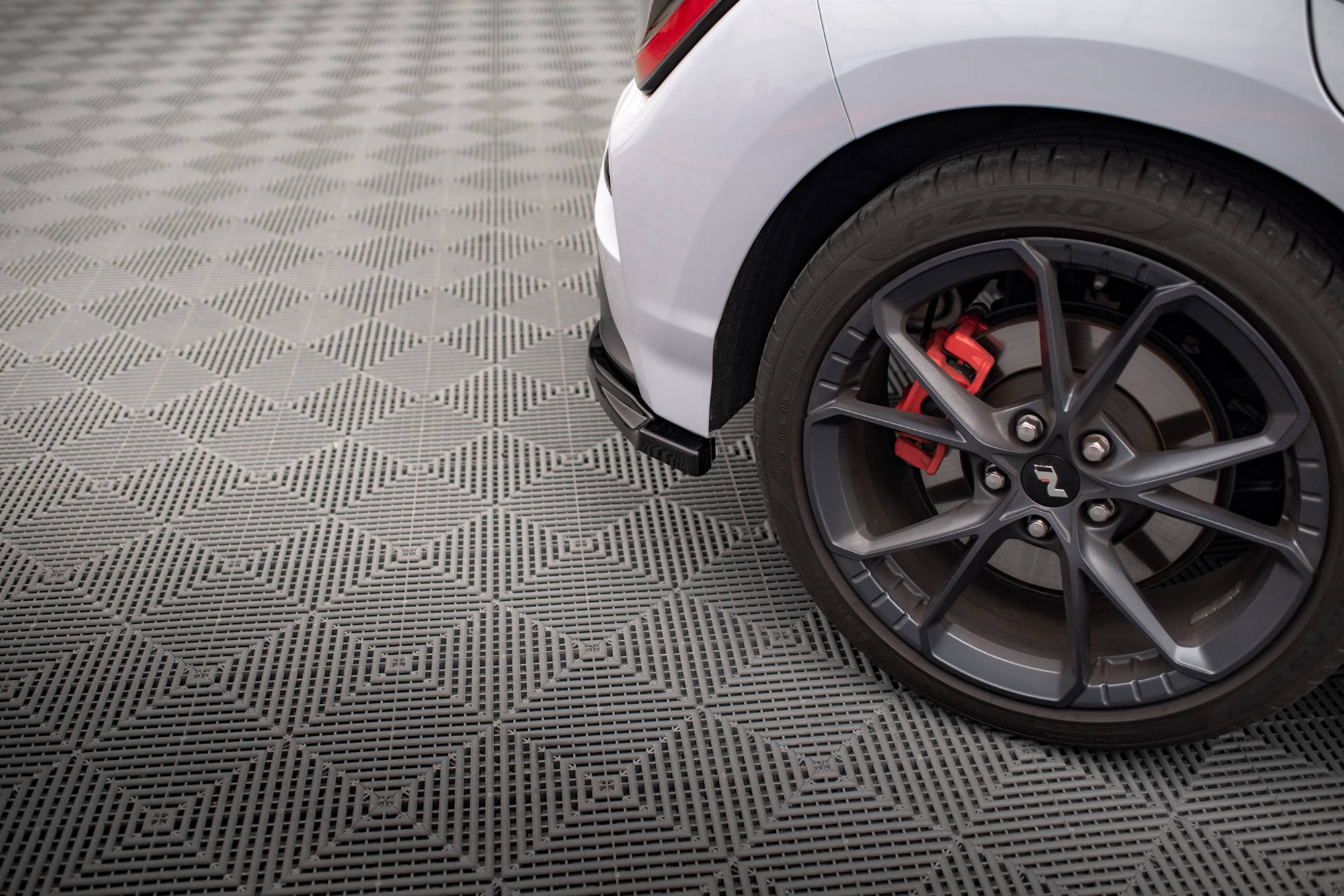 Street+ Heck Ansatz Flaps V.1 passend für Hyundai Kona Mk1 schwarz Hochglanz