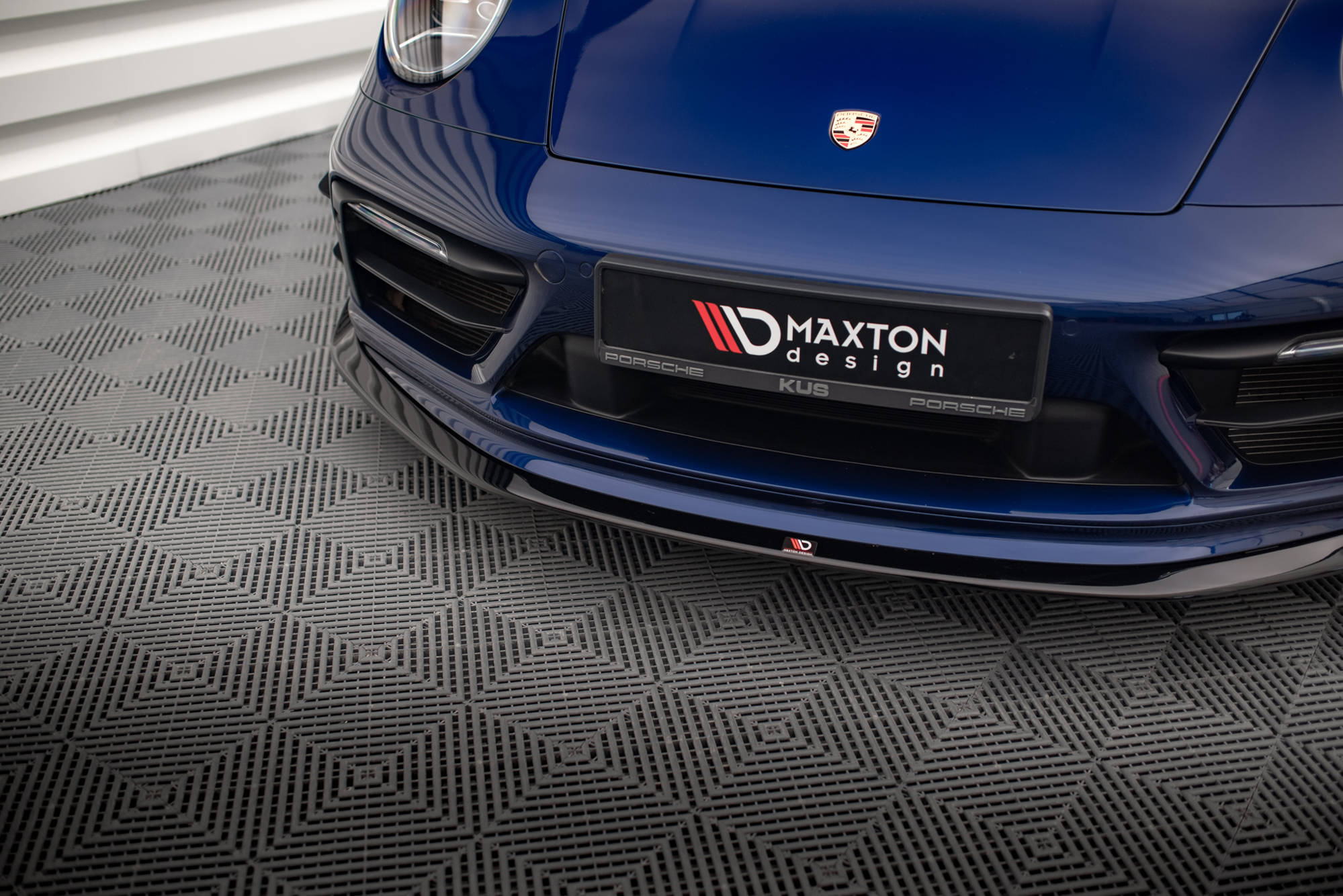 Street+ Spoilerlippe Front Ansatz V.2 passend für Porsche 911 Carrera Aero / Carrera GTS 992 schwarz Hochglanz