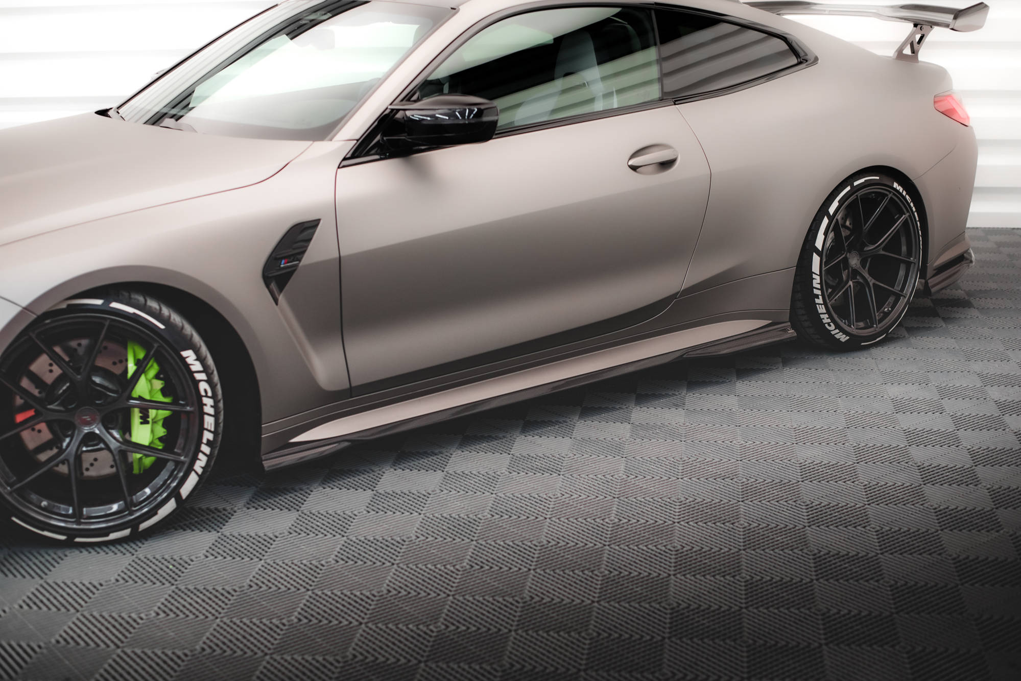 Carbon Fiber Seitenschweller Ansatz Leisten passend für BMW M4 G82 / G82 FL