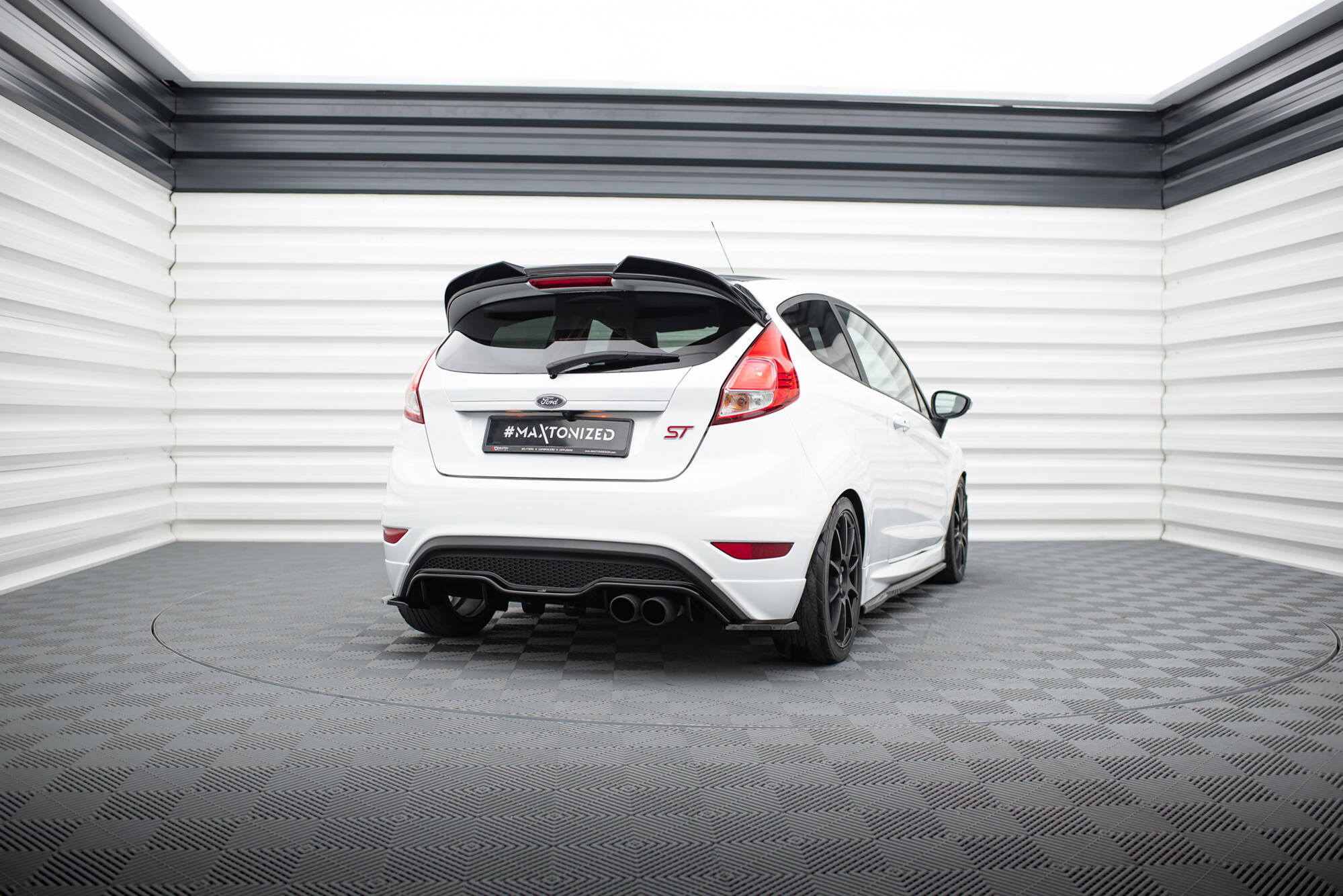 Street+ Heck Ansatz Flaps V.3 passend für Ford Fiesta ST Mk7 FL schwarz Hochglanz