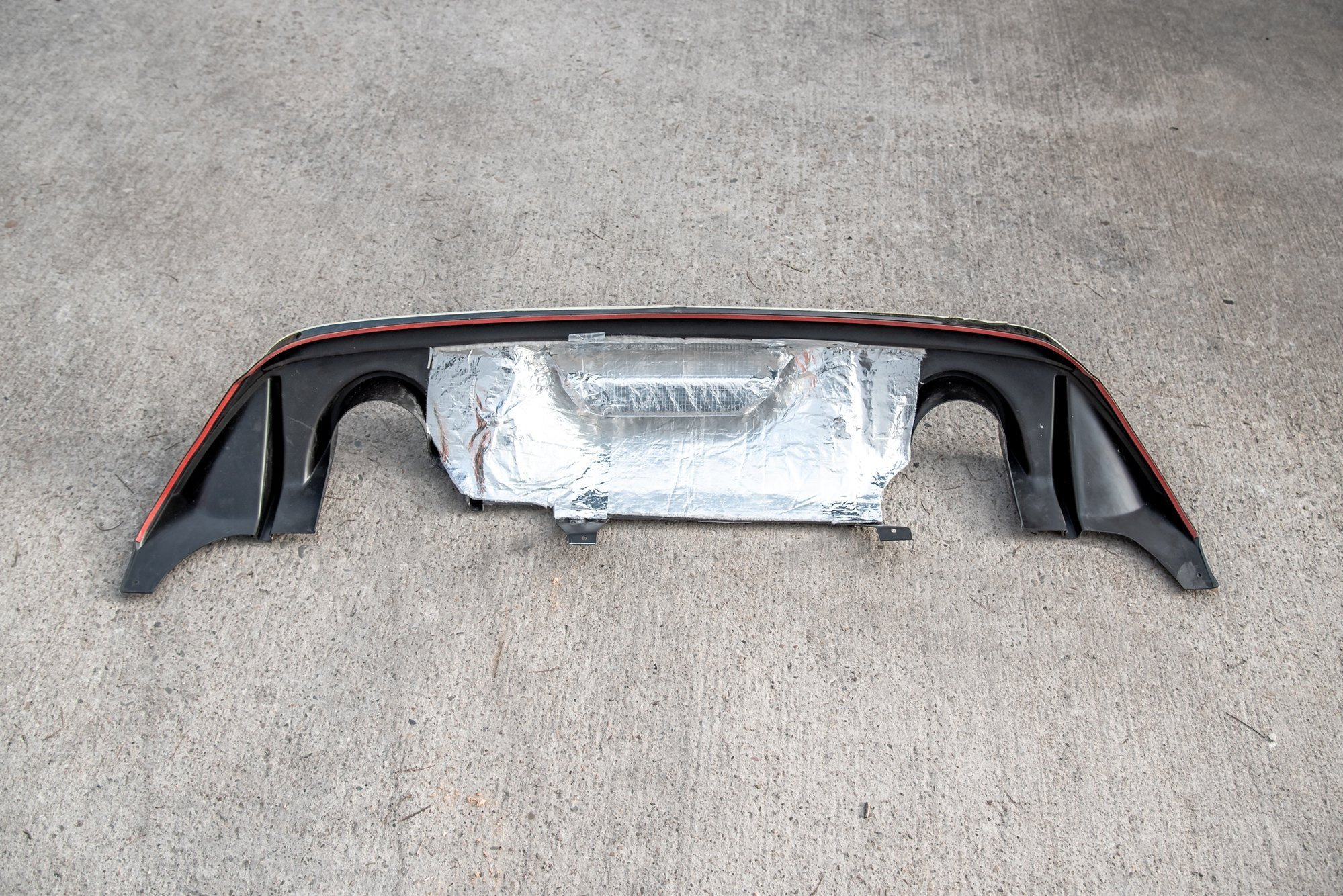 Heckansatz Diffusor passend für Ford Fiesta ST mk8 schwarz Hochglanz+Milltek Sport Endschalldämpfer TI