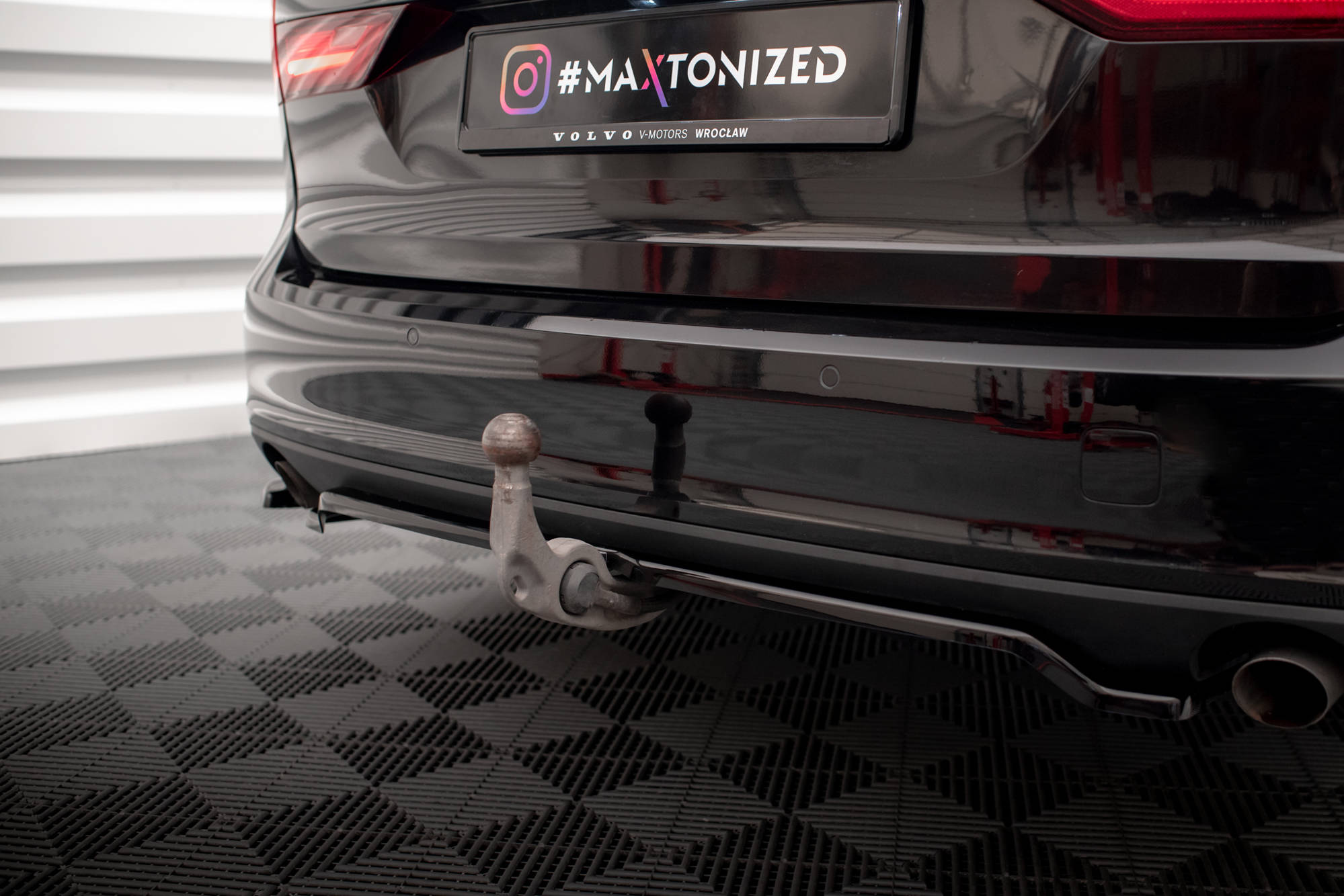 Street+ Mittlerer Diffusor RACE Heck Ansatz V.2 passend für Volvo V90 Mk2 schwarz Hochglanz